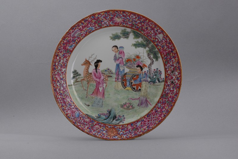 清乾隆五彩福禄寿喜花卉人物瓷盘