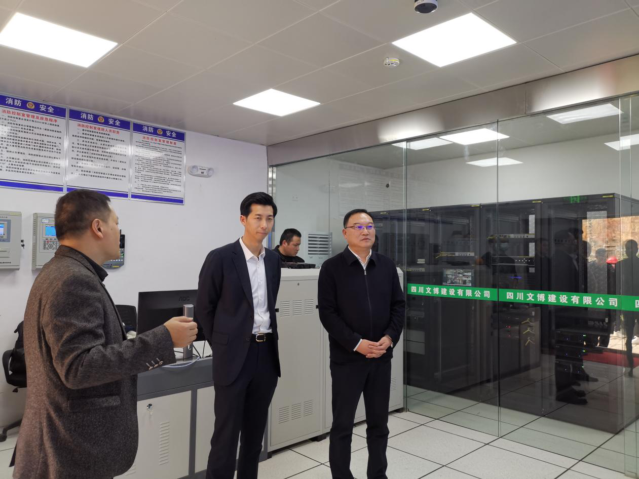 市文旅局党组书记、局长何学军到市博物馆进行调研(图3) 市文旅局党组书记、局长何学军到市博物馆进行调研(图3)