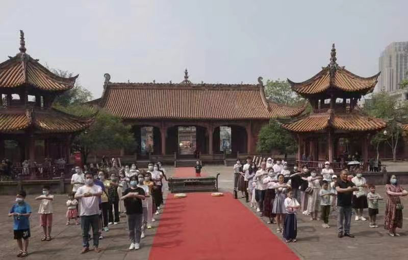 德阳文庙举行壬寅年端午高考祈福活动(图2) 德阳文庙举行壬寅年端午高考祈福活动(图2)