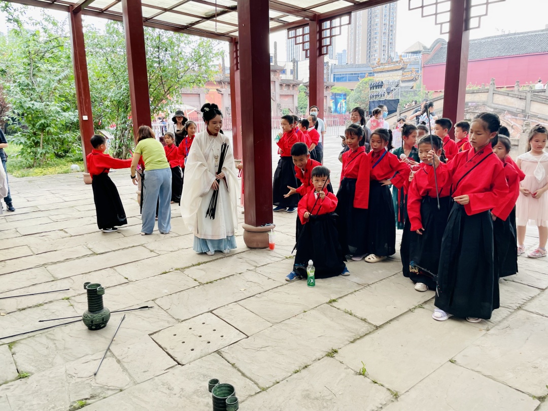 德阳文庙举行2022年端午传统民俗活动(图3) 德阳文庙举行2022年端午传统民俗活动(图3)