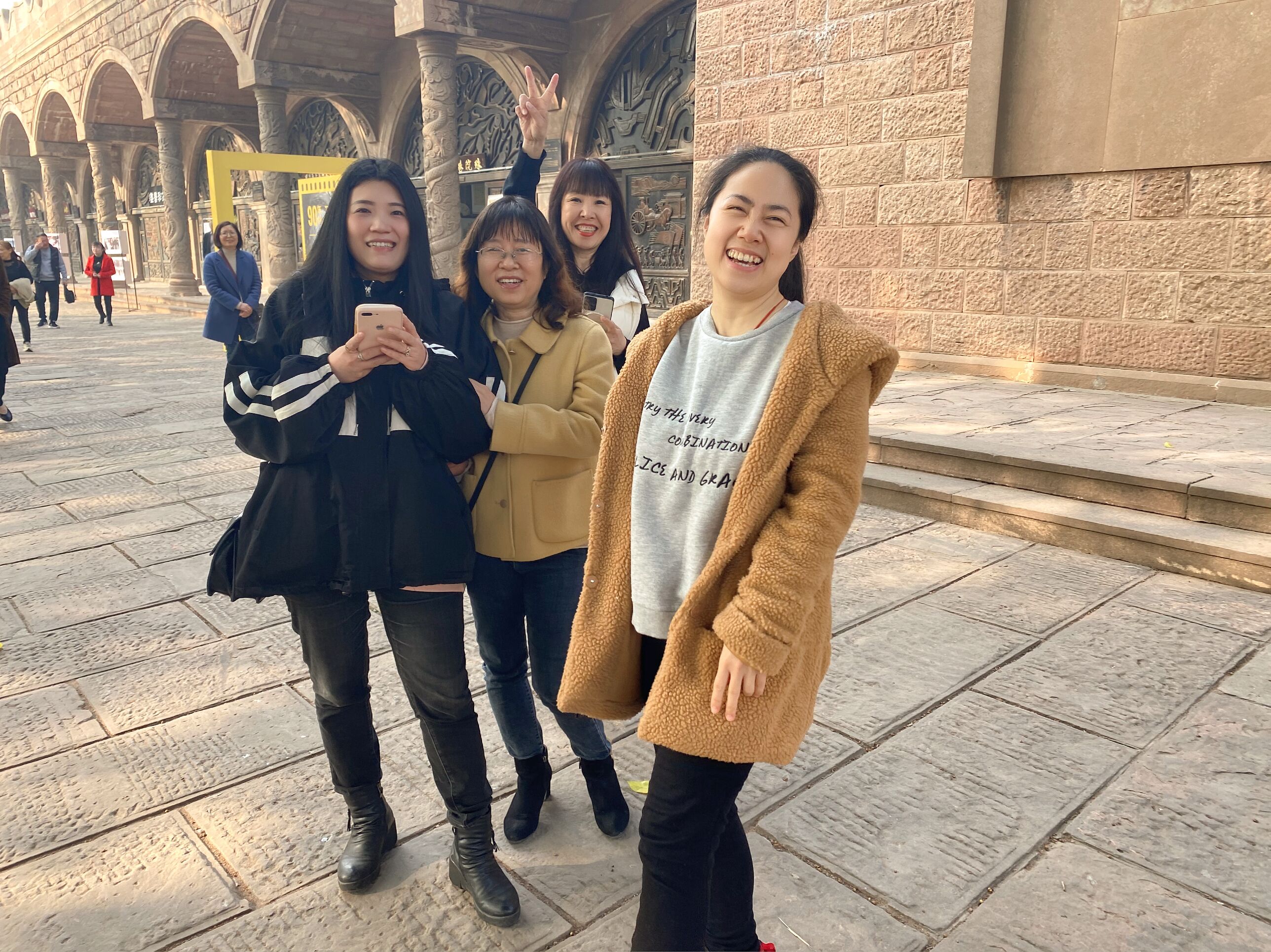 赴春日之约 绽巾帼芳华(图3)