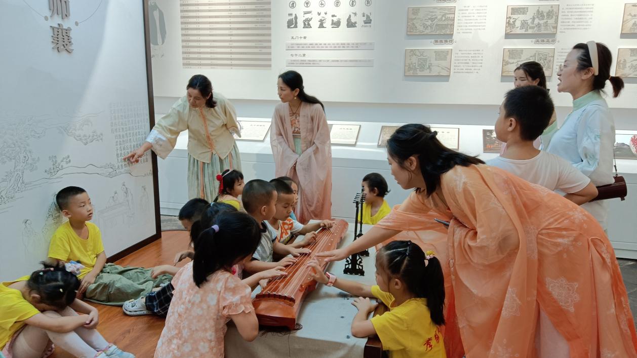 德阳市博物馆举办经典吟诵与诗书礼乐启蒙公益性培训(图3) 德阳市博物馆举办经典吟诵与诗书礼乐启蒙公益性培训(图3)
