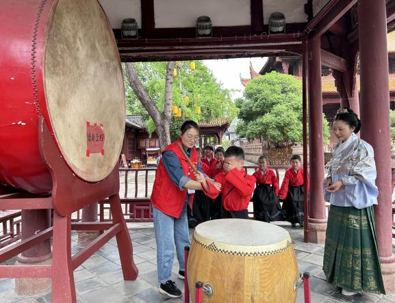 德阳市博物馆举办“儒润德阳”研学旅行实践活动(图2) 德阳市博物馆举办“儒润德阳”研学旅行实践活动(图2)