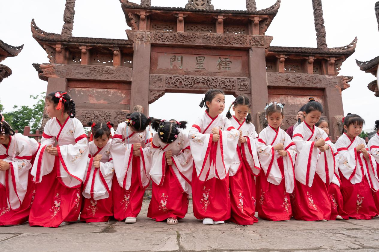 德阳市博物馆开展“与经典同行 与圣贤为友”庆六一活动(图5)