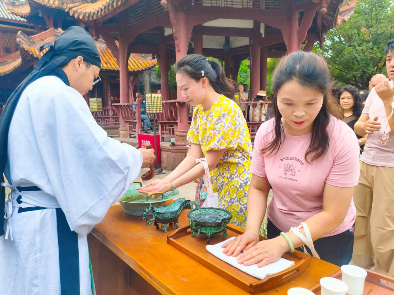 德阳文庙成功举办“魁星点斗·文庙祈福”传统考前祈福盛典(图6)