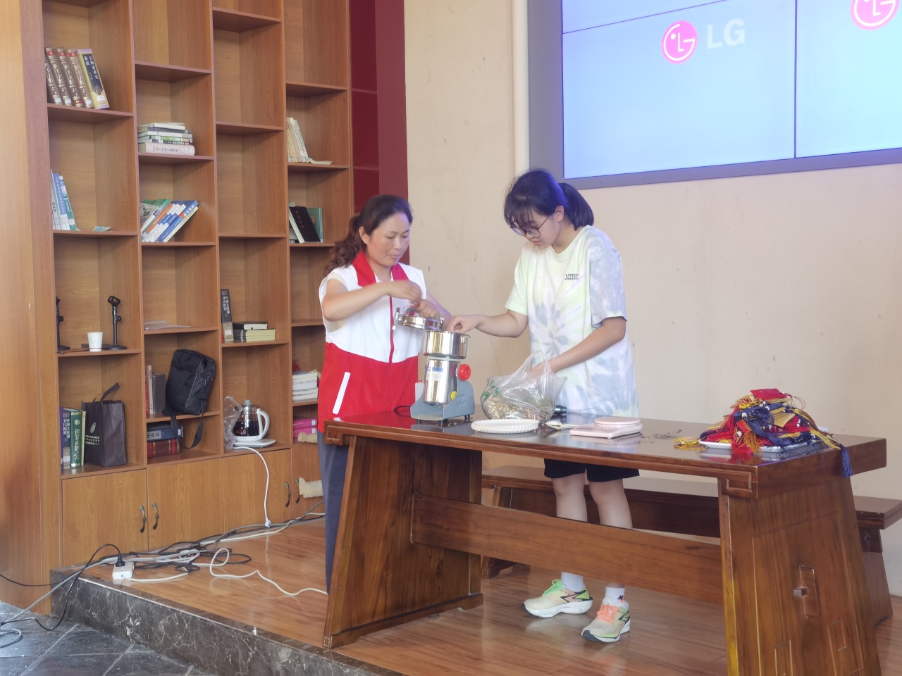 德阳文庙国医书院携手成都中医药大学附属医院德阳医院共办“医路童行”亲子活动 (图6)