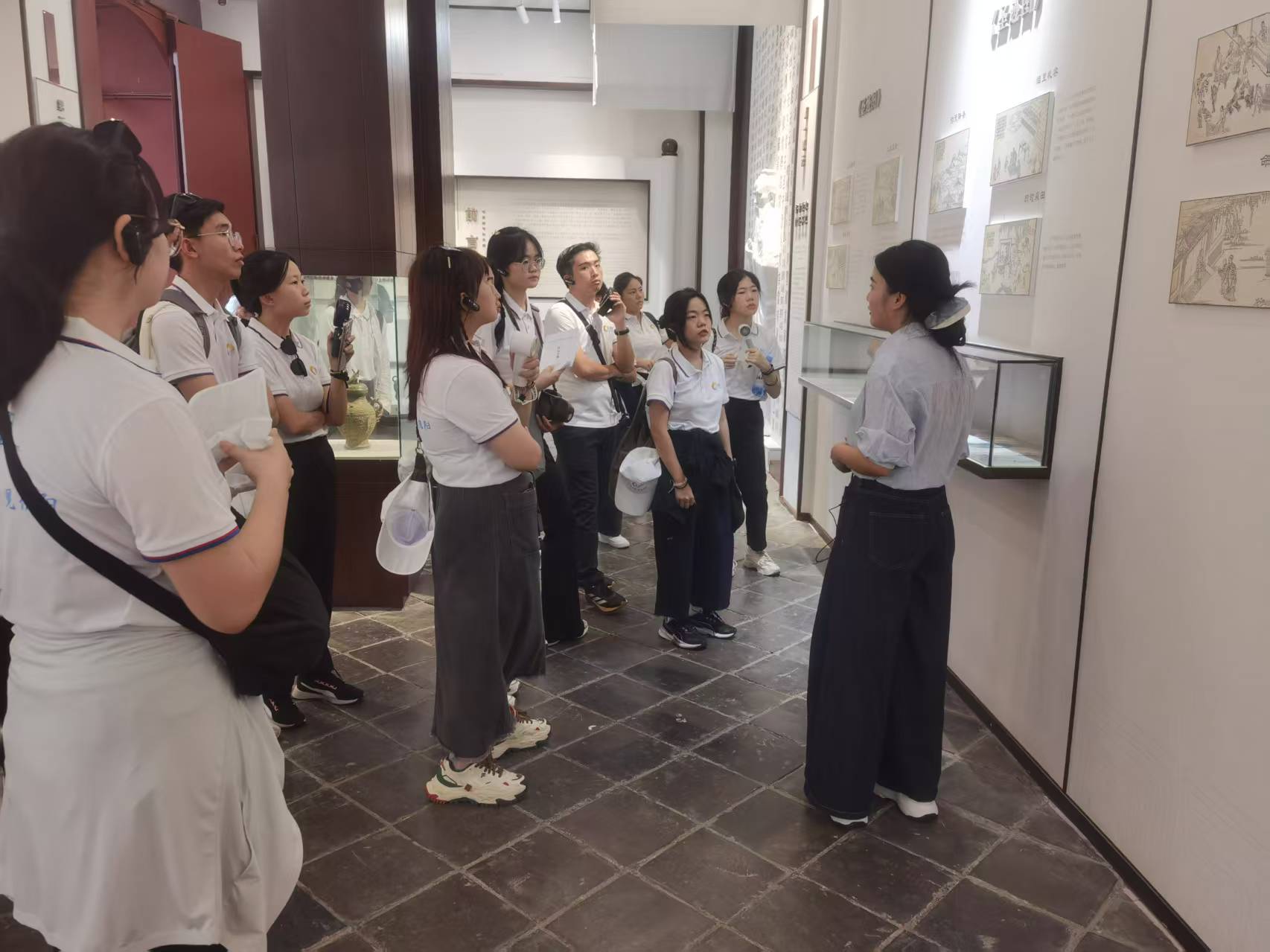 2025年德阳文庙:祭孔雅韵与国庆华章相遇,共赴一场文化盛宴!(图34) 2025年德阳文庙:祭孔雅韵与国庆华章相遇,共赴一场文化盛宴!(图34)