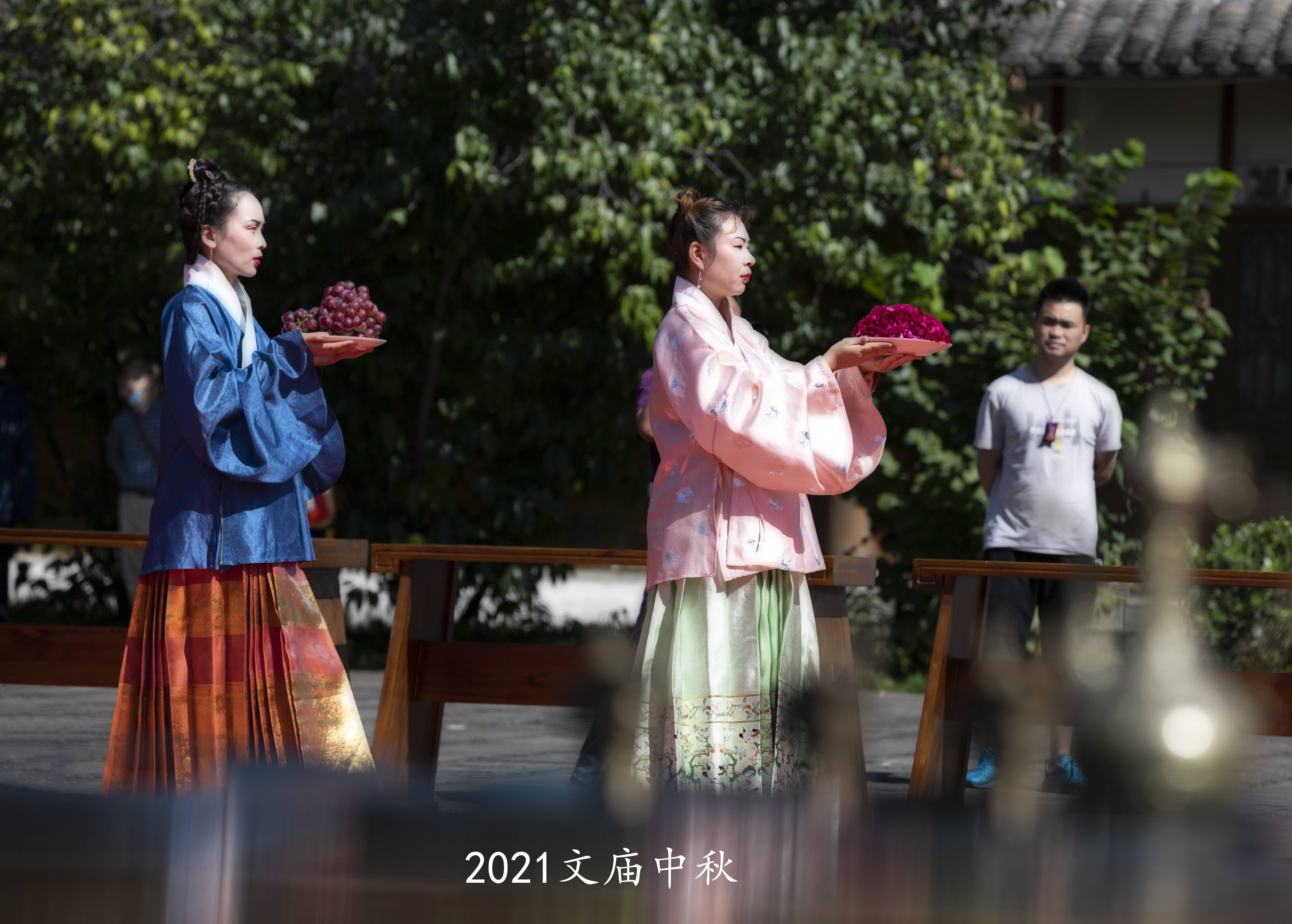 德阳文庙举行汉韵中秋民俗活动(图3) 德阳文庙举行汉韵中秋民俗活动(图3)