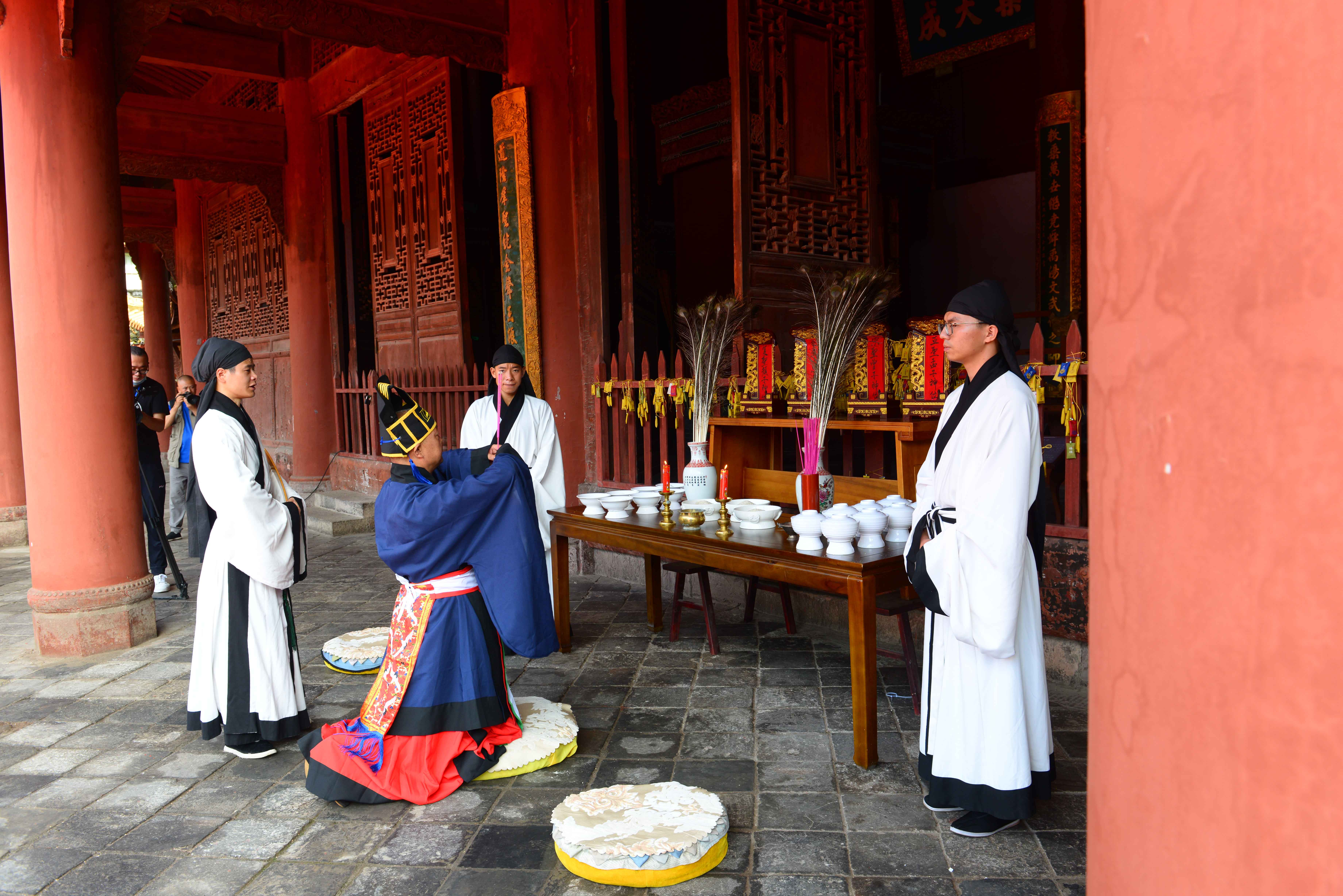 2021年祭孔大典在德阳文庙隆重举行(图15) 2021年祭孔大典在德阳文庙隆重举行(图15)